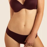 Shorty Fit classique, couleur Bordeaux