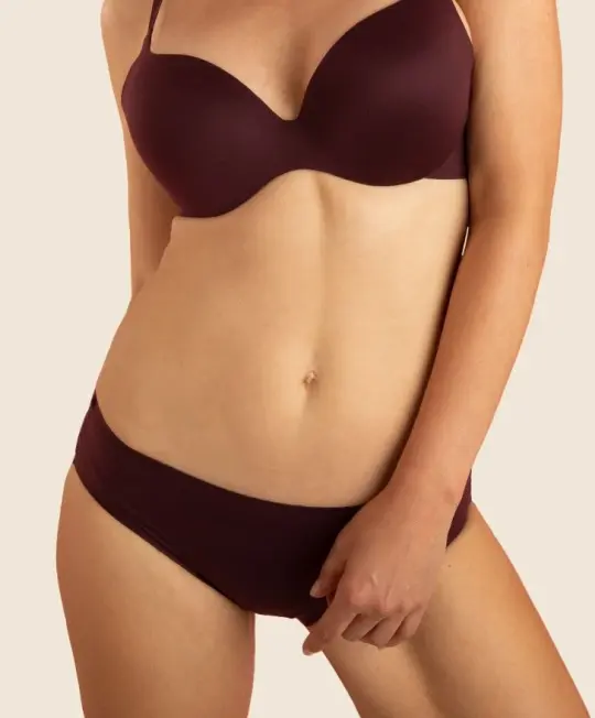 Shorty Fit clásico, color Burdeos