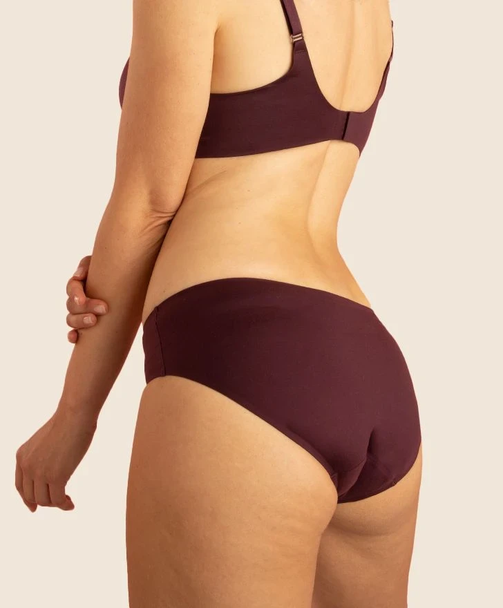 Shorty Fit classique, couleur Bordeaux