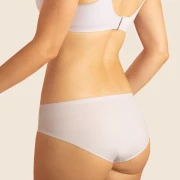 Shorty Fit classique, couleur Taupe Pâle